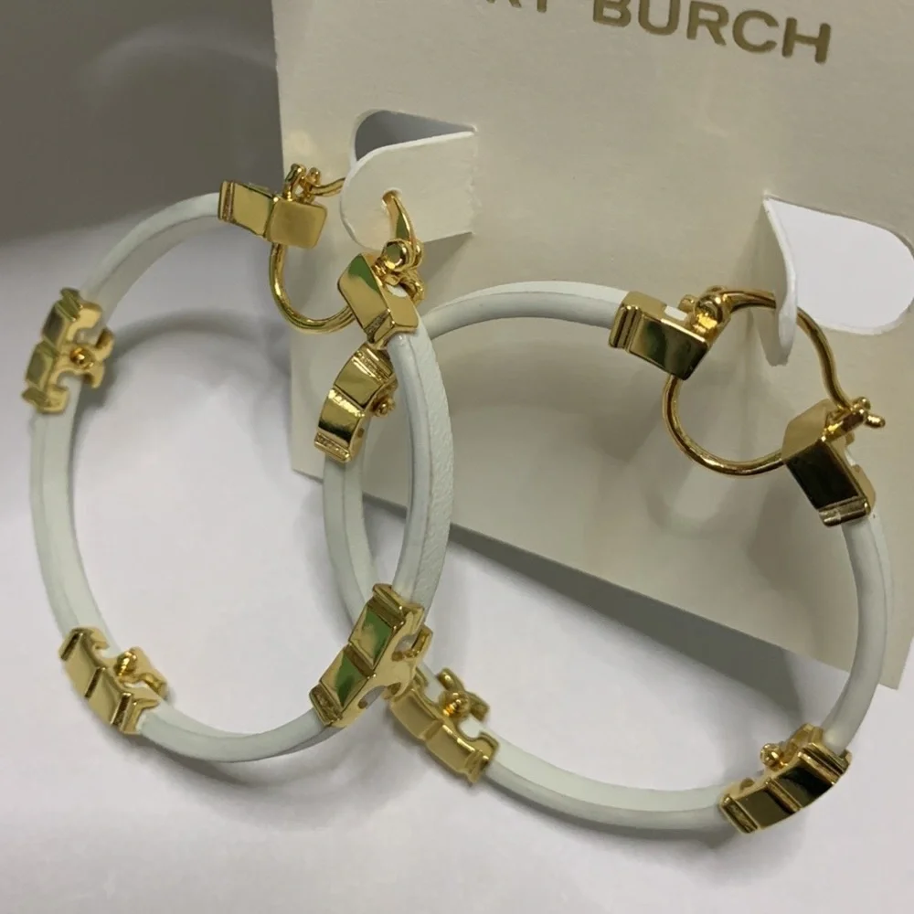 Tory Burch white leather sheriff T hoop earrings - Picture 4 of 7
